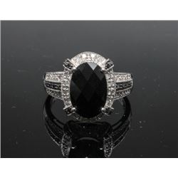 #42 14K LADIES WHITE GOLD RING W/BLACK AGATE