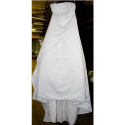 WEDDING DRESS SIZE:UNKNOWN