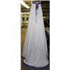 Image 2 : WHITE & PURPLE WEDDING DRESS SIZE: 12