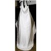 Image 2 : WHITE WEDDING DRESS SIZE: 21