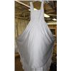 Image 1 : WHITE FLORAL WEDDING DRESS SIZE: 6