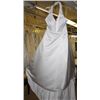 Image 1 : WHITE WEDDING DRESS W/ ACCENT SIZE: 22