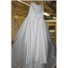 Image 1 : WHITE WEDDING DRESS SIZE: 8