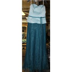 ALFRED ANGELO BRIDAL DRESS SIZE: 18