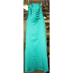 ALFRED ANGELO GREEN BRIDAL DRESS SIZE: 6