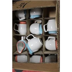 BOX 35 CREAM SERVERS