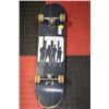 Image 1 : SKATEBOARD, WITH CRACKED DECK