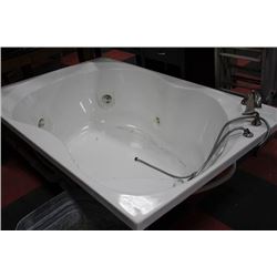 6FT. JACUZZI TUB COMPLETE (USED)