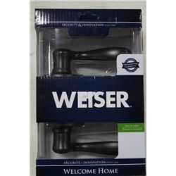 WEISER HALL AND CLOSET HANDLE SET X2