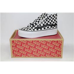 PAIR OF NEW VANS SHOES MENS SIZE 6