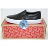Image 1 : PAIR OF NEW VANS SHOES MENS SIZE 7