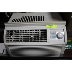 WHITE DANBY 5,050 BTU WINDOW AIR CONDITIONING UNIT