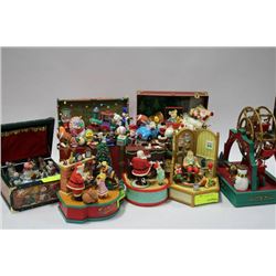 7 PC CHRISTMAS ORNAMENT SET