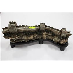 GREAT WALL OF CHINA MODEL WITH SWORD