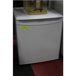 WHITE DANBY REFRIDGERATOR - WORKING