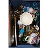 Image 1 : TOTE OF ESTATE ASST ORNAMENTS ON CHOICE