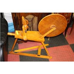 VITNAGE WOOD SPINNING WHEEL