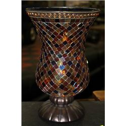 ART GLASS VASE
