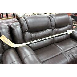 GORDIE HOWE KOHO 2210 PRO FIBRE SIGNED HOCKEY