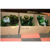 Image 1 : BOX OF GREEN GLASS ORNAMENTS X3