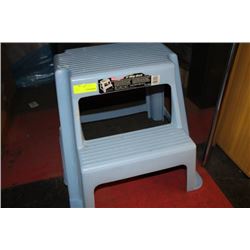 2 STEP STOOL
