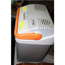 PORTABLE COOLER / WARMER
