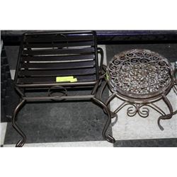 2 METAL HOUSEPLANT STANDS