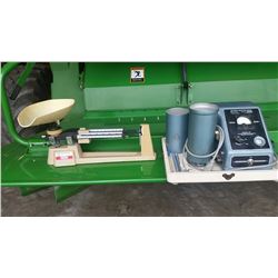 Motomco-Moisture Tester M# 919 w/carry case S# G-8191