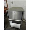 Image 1 : Jet Tech 120 Lb. Ice Machine