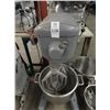 Image 2 : Hobart 30 Qt. Mixer