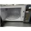 Image 2 : Sharp Microwave
