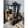 Image 1 : Cat #T40D 4K Lb. Capacity LP Forklift w/Sideshift, Lights & Double Mast