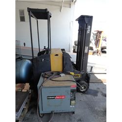 Yale ESC030 3K Lb. Cap. Elec. Forklift w/Triple Mast, Sideshift & Charger