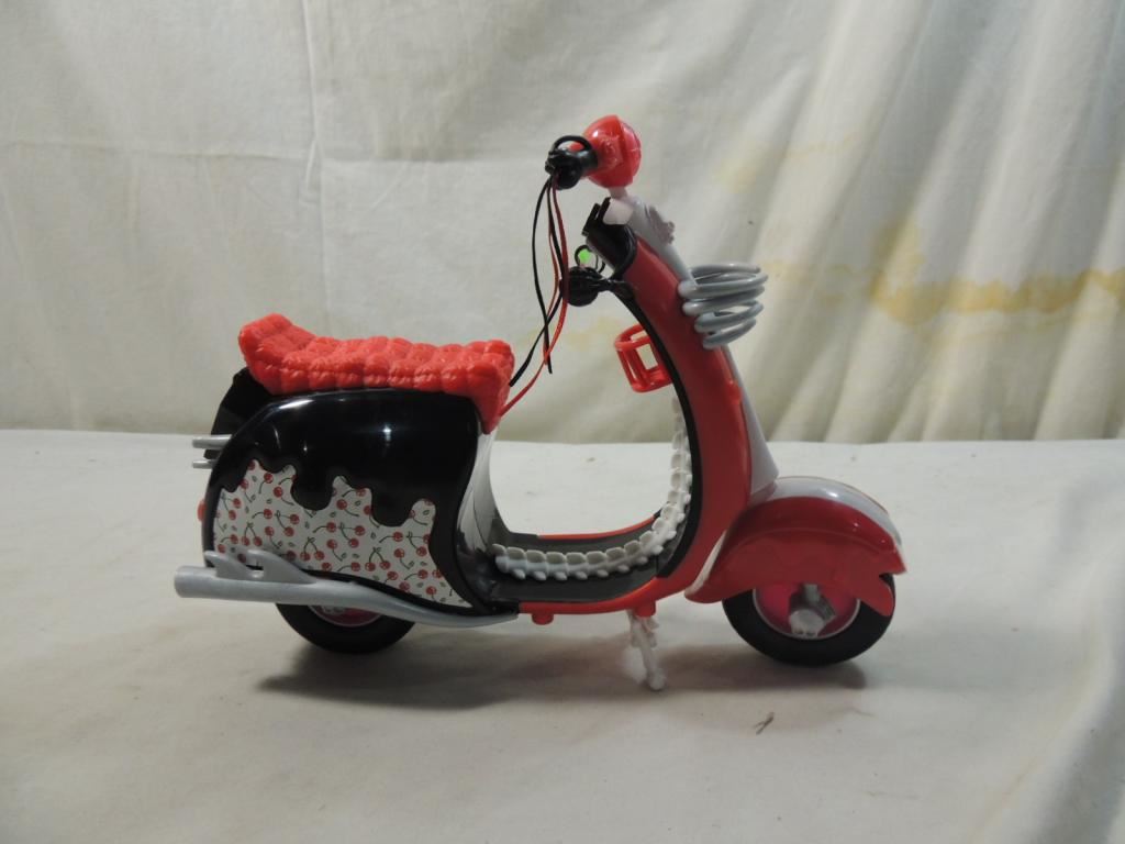 ghoulia yelps scooter