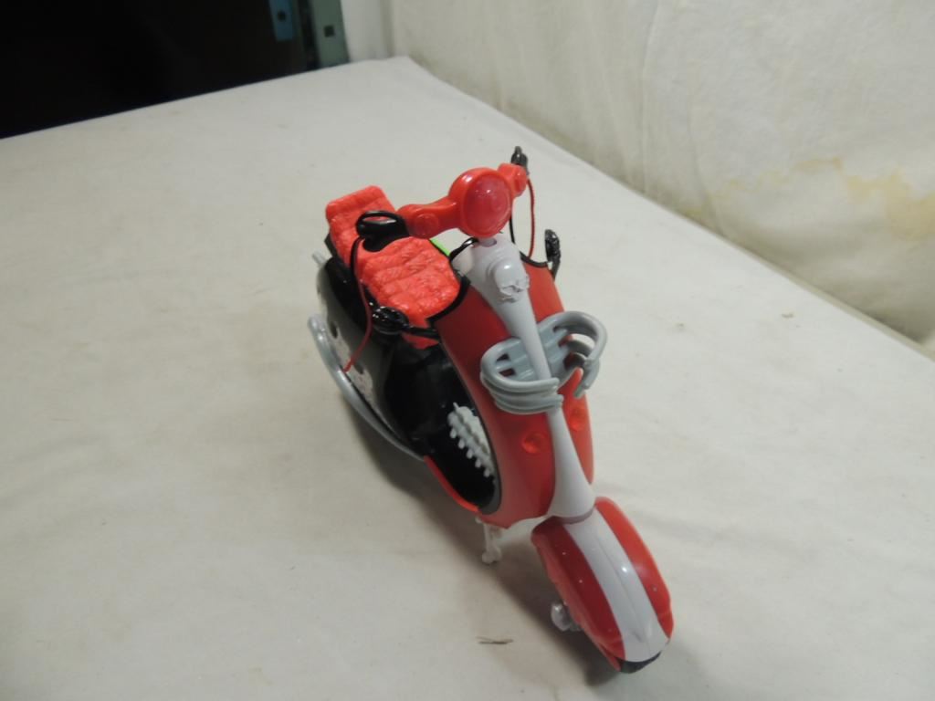 ghoulia yelps scooter