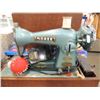 Image 2 : VINTAGE SEWING MACHINE