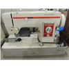 Image 2 : VINTAGE SEWING MACHINE