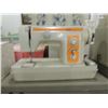 Image 3 : VINTAGE SEWING MACHINE