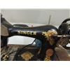 Image 2 : ANTIQUE SINGER SEWING MACHINE WITH TOMBSTONE CASE