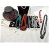 Image 2 : LOT 17 ASSORTED VINTAGE NECKLACES