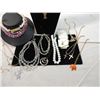Image 4 : LOT 13 ASSORTED NECKLACES