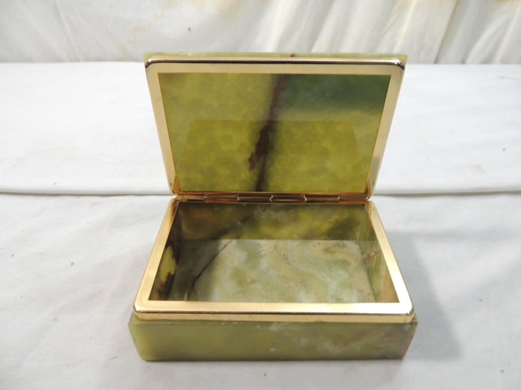 RARE VINTAGE JADE TRINKET BOX