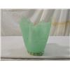 Image 4 : VINTAGE HANDKERCHIEF GLASS BOWL