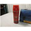 Image 3 : LOT 3 VINTAGE THERMOS & LUNCH BOXES