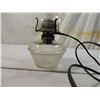 Image 2 : ANTIQUE OIL LAMP LIGHT