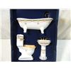 Image 2 : REUTTER PORZELLAN MINIATURE BATHROOM SET
