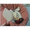 Image 2 : VINTAGE 80s BABY DOLL IN BASKET