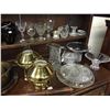 Image 3 : LARGE COLLECTION OF BRASS AND GLASS AND CRYSTAL