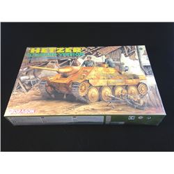 Hetzer Command Tank (1:35 Model Kit) SEALED