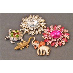 LOT OF 5 COSTUME JEWELRY BROOCHES